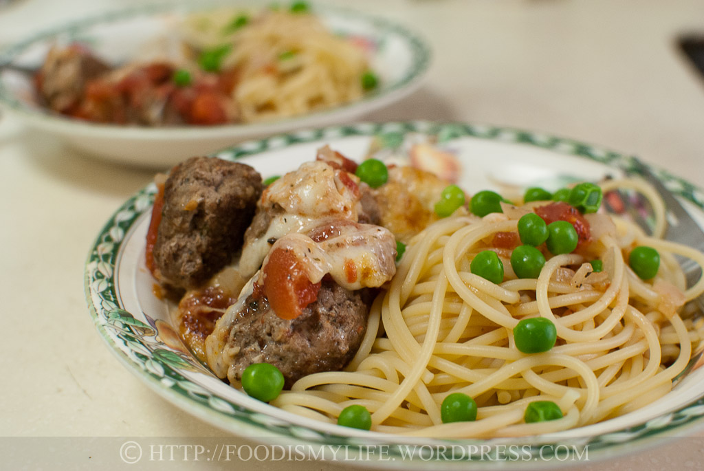 Jamie Oliver's MeatballTomatoes Cheesy Bake