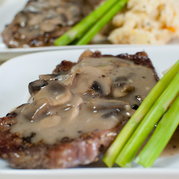 15-Minutes Mushroom Sauce (for Steaks and Mashed Potatoes)