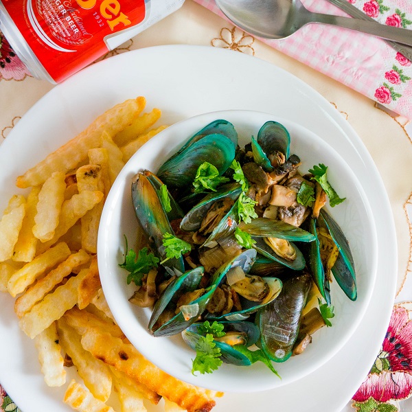 One-Pot Beer Mussels