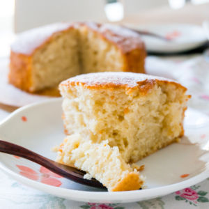 Easy One-Bowl No-Mixer Lemon Yogurt Cake