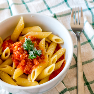 Easy 4-Ingredient Tomato Sauce for Pasta