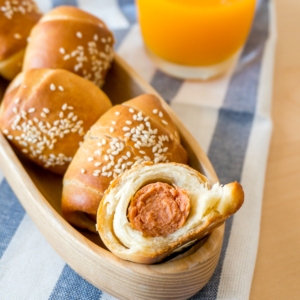 mini sausage bread rolls (tangzhong)