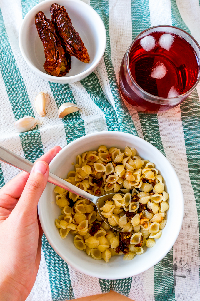 Pasta Aglio e Olio with SunDried Tomatoes [SingleServing]