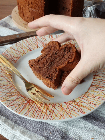 Chocolate Chiffon Cake 